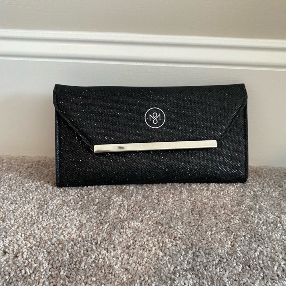 Young Living Savvy Minerals Clutch Glitter Black